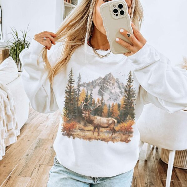 Retro Deer Wilderness Scene Sweatshirt, Deer Sweatshirt, 90S Nostalgia Animal Sweatshirt, Boho Unisex Crewneck, Forest Sweatshirt, Montana