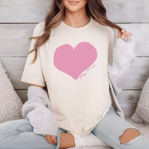 Pink Heart Shirt For Women Be Kind Shirt Oversized T-Shirt Gift For Her Pastel Shirt With Heart Valentines Day Shirt Gift Idea For Friend